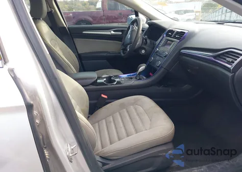 2015 Ford Fusion S z USA, uszkodzony, nr VIN 1FA6P0G7XF5116669